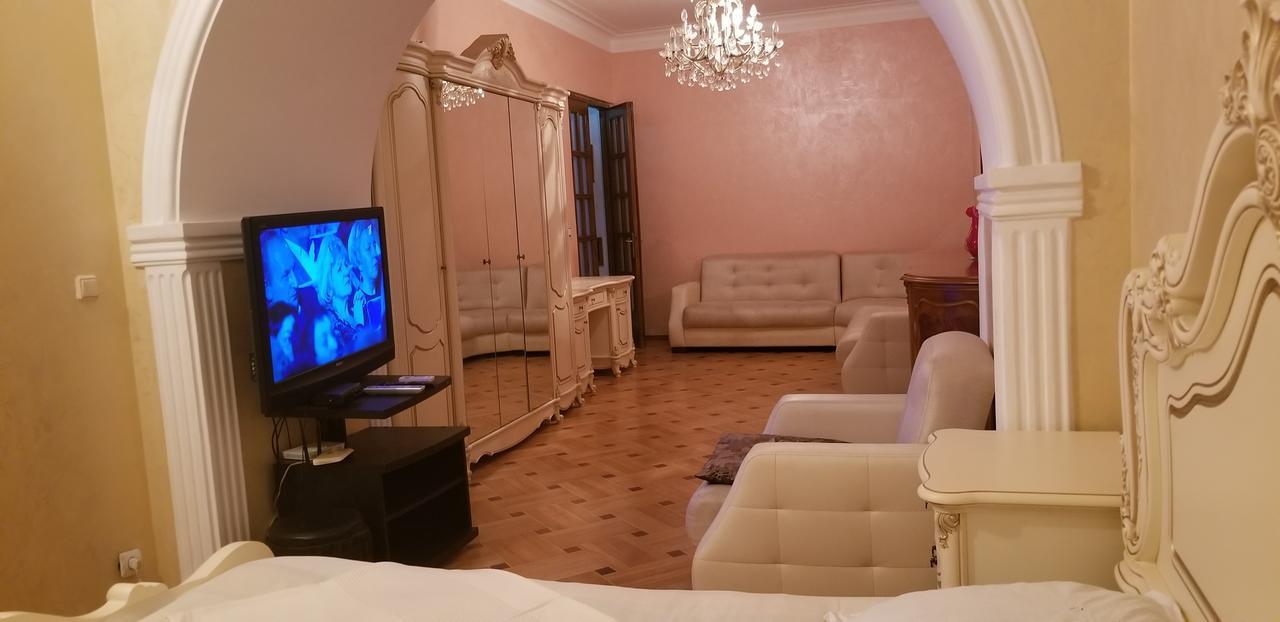 Apartment Irma Rustaveli 57 Μπατούμι Εξωτερικό φωτογραφία